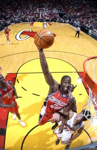 Raymond Felton, en una de sus habituales penetraciones hacia el aro (Victor Baldizon/NBAE via Getty Images)