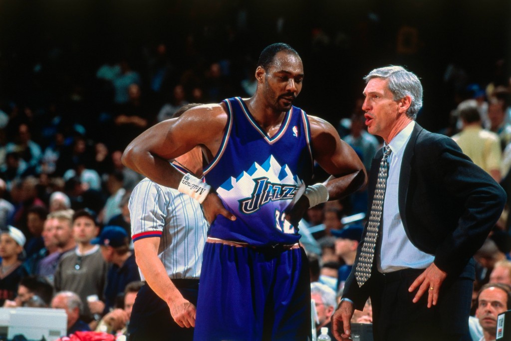 Karl Malone, con Jerry Sloan (NBA Photos/NBAE via Getty Images)