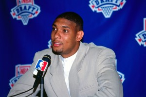 Tim Duncan, en la ceremonia del draft (NBA Photos/NBAE via Getty Images)