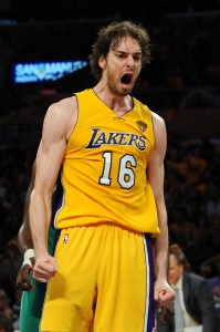 Gasol dominó el primer partido (Photo by Lisa Blumenfeld/Getty Images)