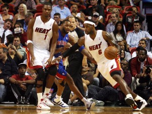 James y Bosh, ante los Pistons