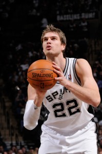 Splitter está teniendo problemas con los tiros libres. Copyright 2010 NBAE (Photos by D. Clarke Evans/NBAE via Getty Images)