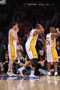 Los Laker no saben lo qué está pasando. Copyright 2011 NBAE (Photo by Noah Graham/NBAE via Getty Images)