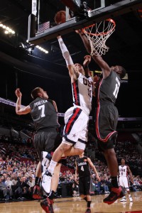 Tapón de Biyombo en el Nike Hoop Summit. Copyright 2011 NBAE (Photo by Sam Forencich/NBAE via Getty Images)