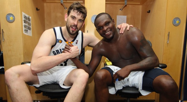 Marc Gasol y Zach Randolph, pareja de moda. Copyright 2011 NBAE  (Photo by Joe Murphy/NBAE via Getty Images)